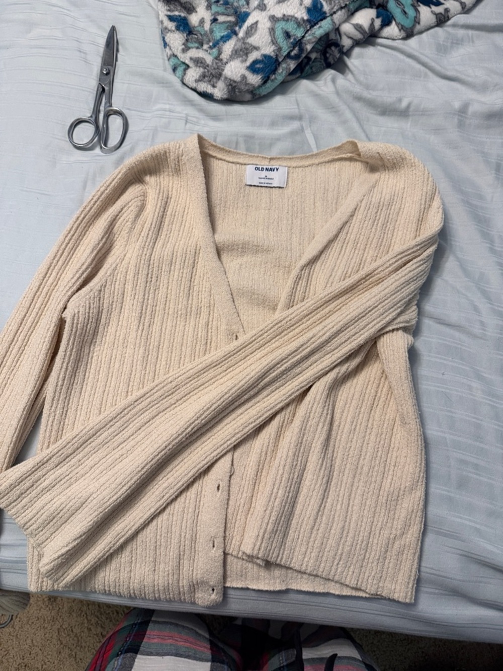 Old Navy Cream Ribbed V-Neck Cardigan